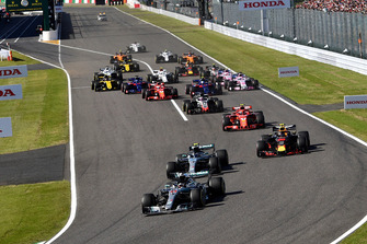 Lewis Hamilton, Mercedes-AMG F1 W09 leads at the start of the race