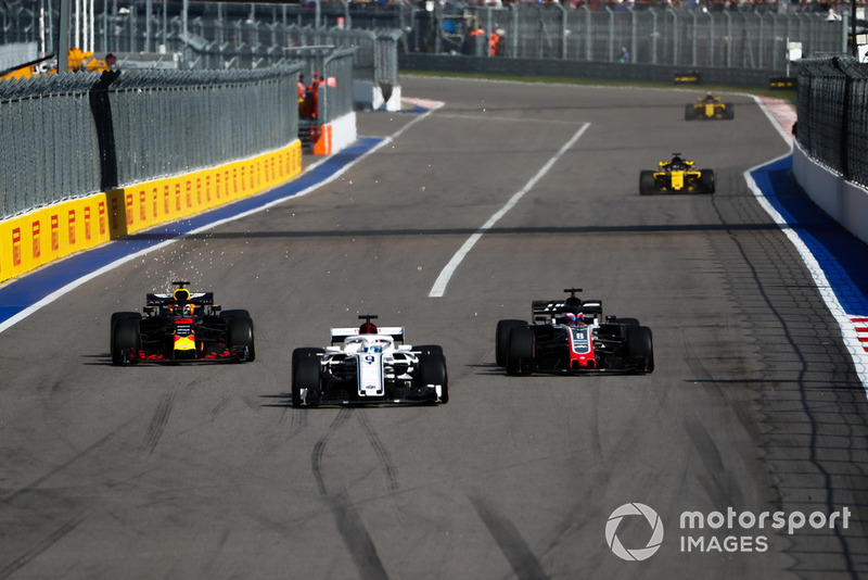 Маркус Еріксссон, Sauber C37, Ромен Грожан, Haas F1 Team VF-18, Даніель Ріккардо, Red Bull Racing RB14