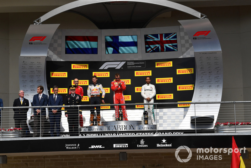 Podio: segundo lugar Max Verstappen, Red Bull Racing, ganador de la carrera Kimi Raikkonen, Ferrari y tercer lugar Lewis Hamilton, Mercedes AMG F1