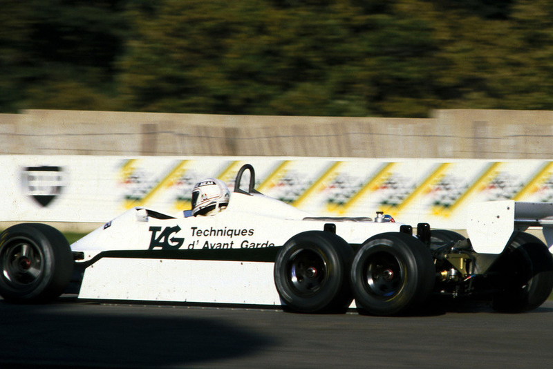 Alan Jones, Williams FW07D à 6 roues