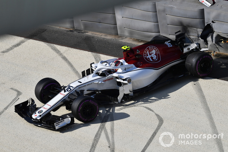 Charles Leclerc, Sauber C37 crashes in FP3