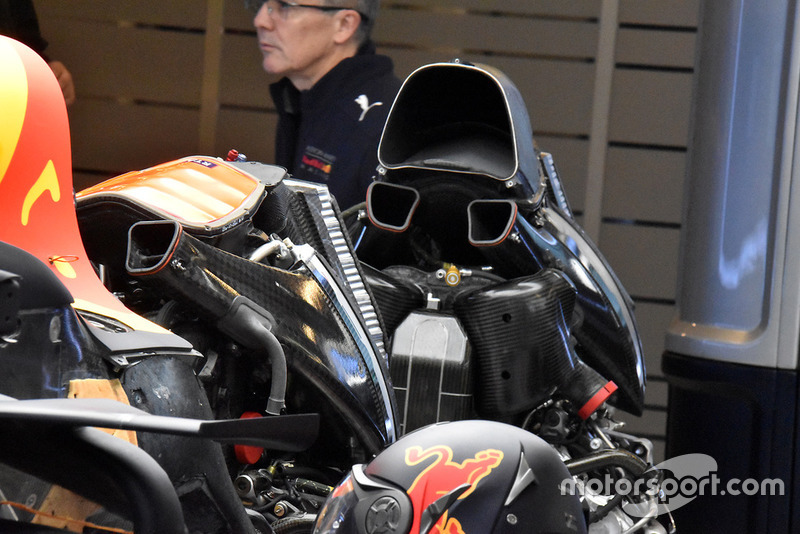 Cambio de motor en el Red Bull Racing RB14