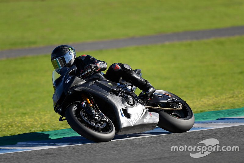 Lewis Hamilton teste la Yamaha Superbike