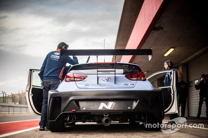 Hyundai Veloster N TCR