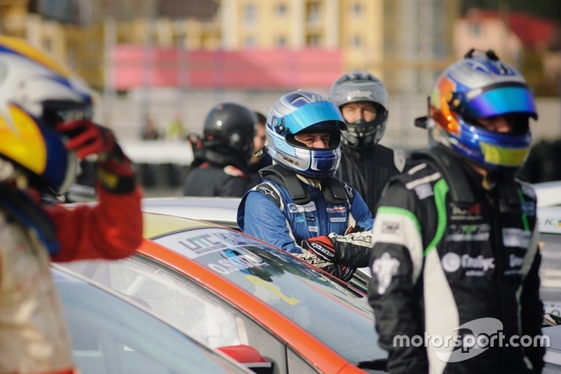 Ігор Скуз, Олег Скуз та всі інші - зовсім скоро - "drivers start your engines"!