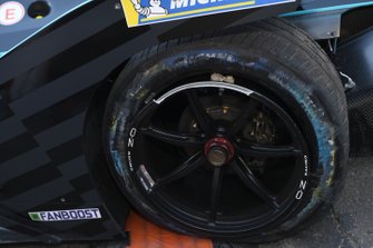 La gomma posteriore forata di Gary Paffett, HWA Racelab, VFE-05