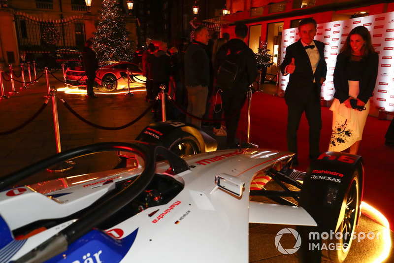 Alejandro Agag gives a thumbs up for the Mahindra Formula E car on the red carpet