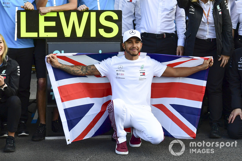 Lewis Hamilton, Mercedes AMG F1 celebrates with his team 