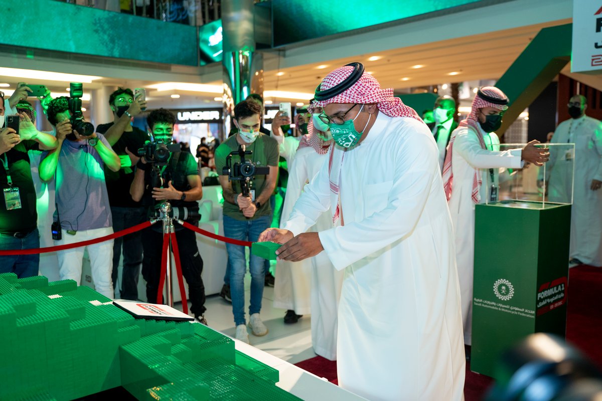 الاتحاد السعودي للسيارات والدراجات النارية يبني أكبر مجسم لسيارة فورمولا واحد في العالم