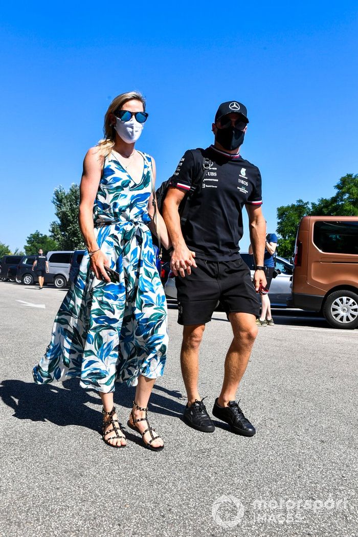 Tiffany Cromwell y Valtteri Bottas, Mercedes 