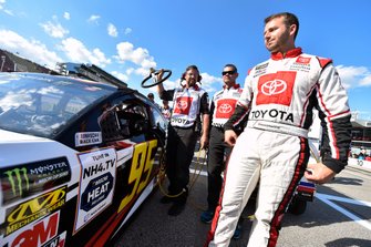 Matt DiBenedetto, Leavine Family Racing, Toyota Camry Toyota Express Maintenance