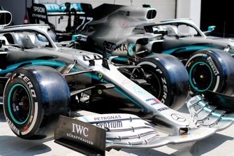 Lewis Hamilton, Mercedes AMG F1 W10 ve Valtteri Bottas, Mercedes AMG W10