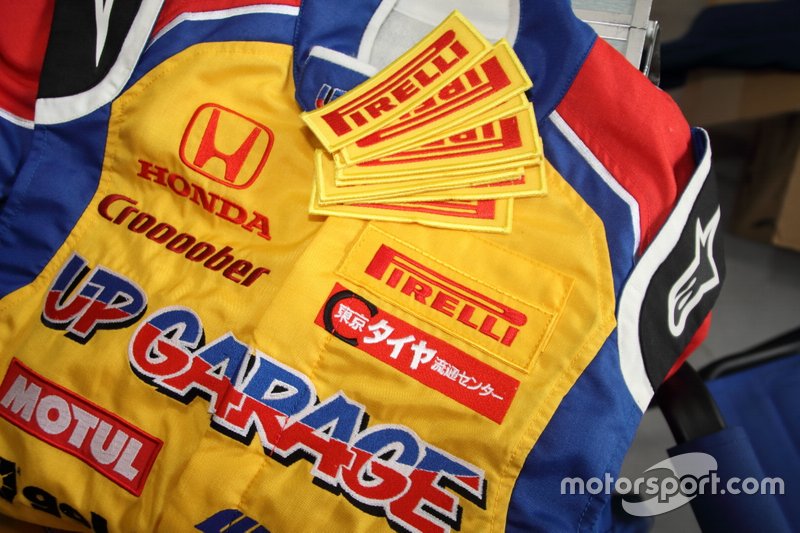 #18 TEAM UPGARAGE