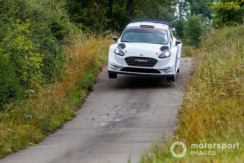 Валттери Боттас за рулем Ford Fiesta WRC