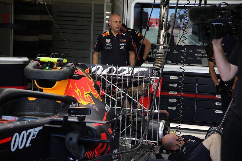 Red Bull Racing RB15 arka sensör detay