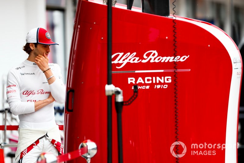 Antonio Giovinazzi, Alfa Romeo Racing, in the pit lane