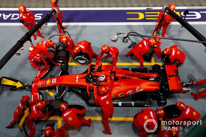 Em Singapura, redenção de Vettel e uma nova polêmica