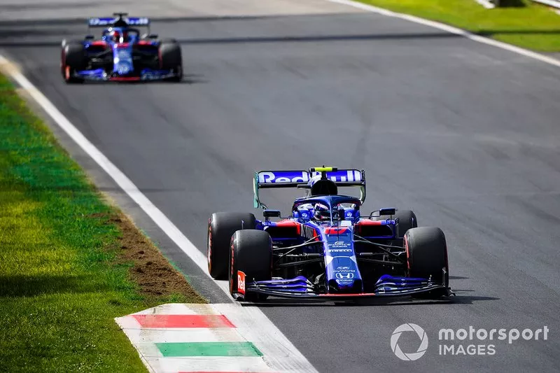 Pierre Gasly, Toro Rosso STR14 e Daniil Kvyat, Toro Rosso STR14 