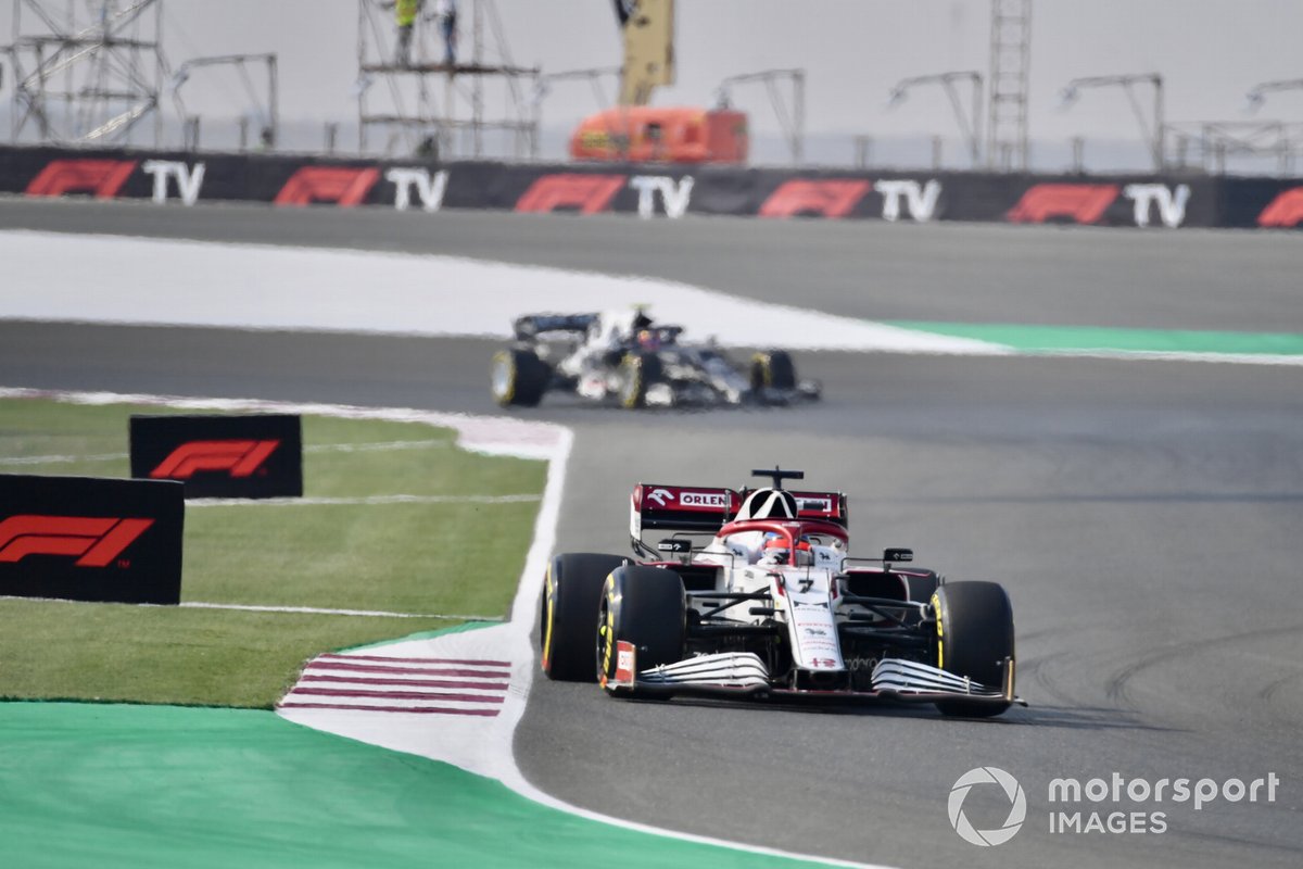 Kimi Raikkonen, Alfa Romeo Racing C41, Pierre Gasly, AlphaTauri AT02