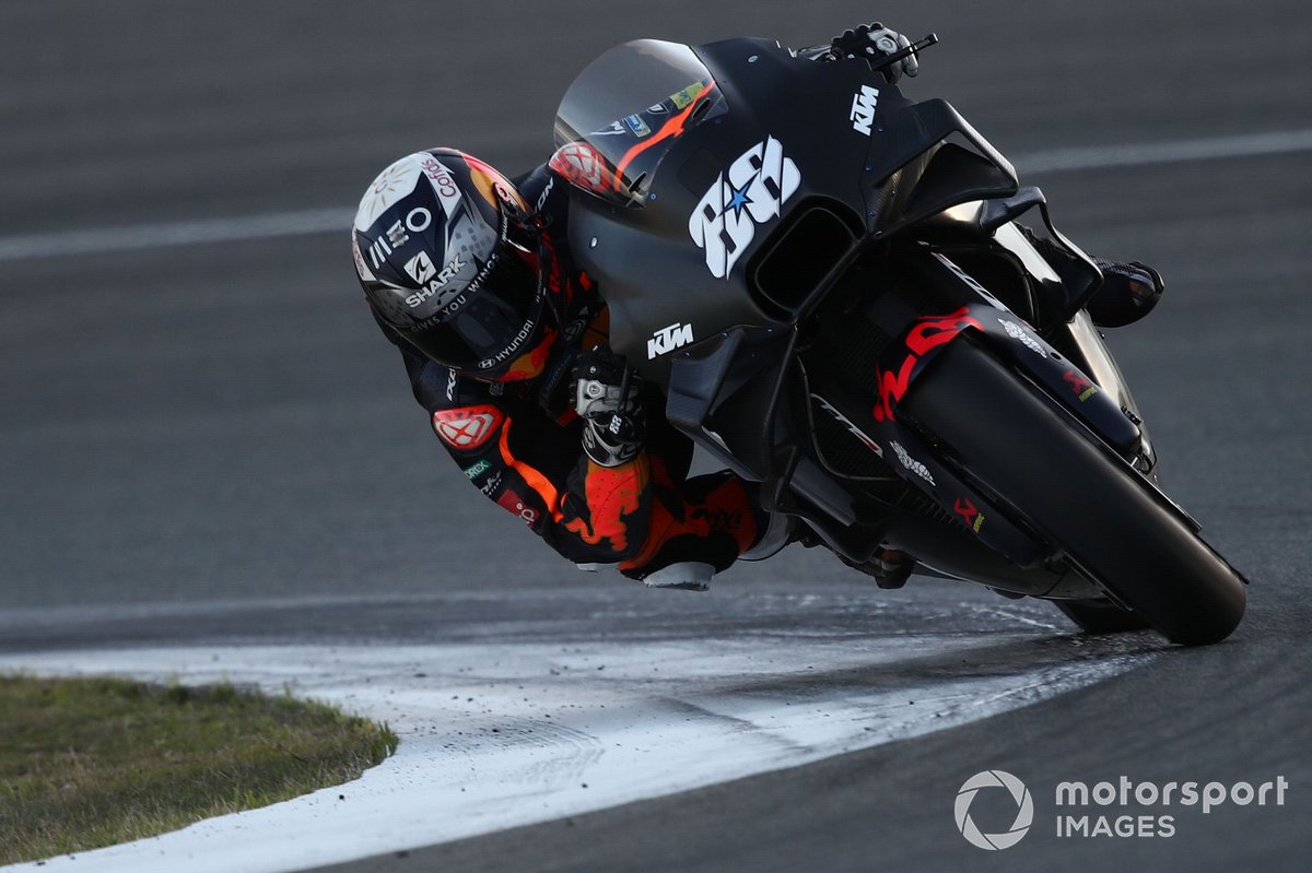 Miguel Oliveira avec le nouveau carénage de la KTM