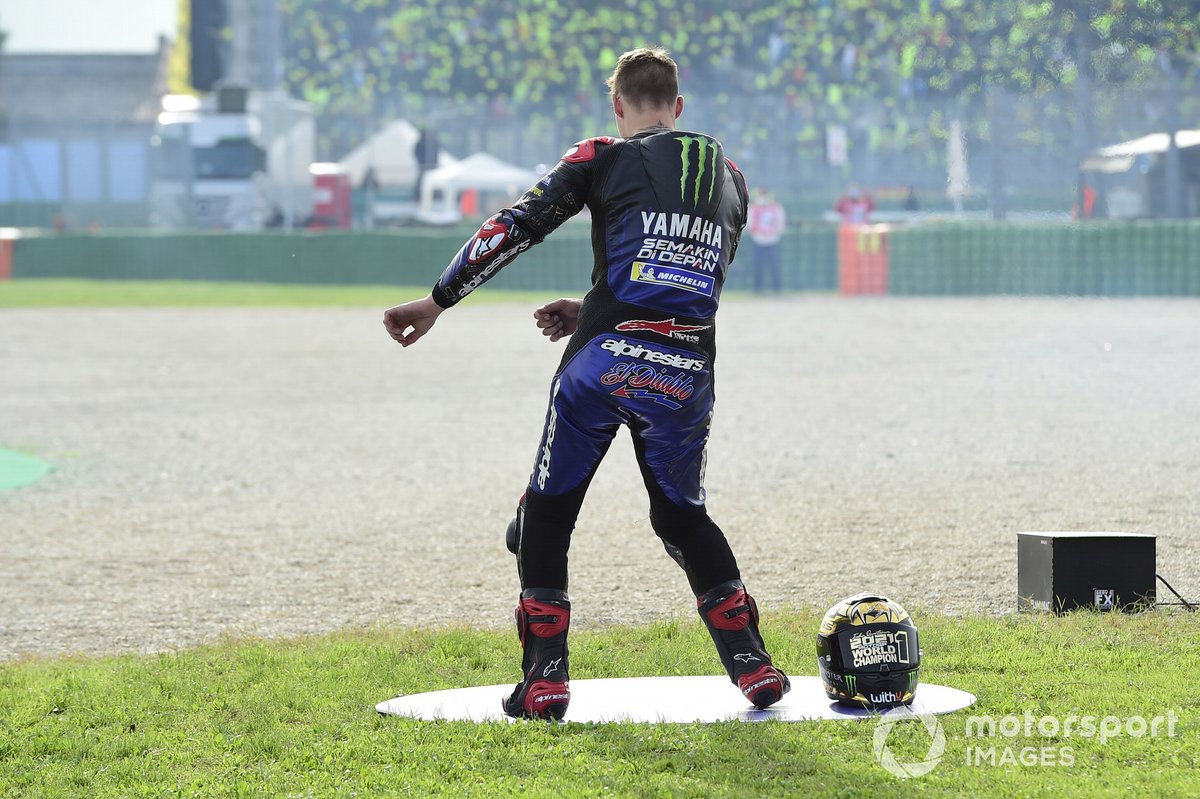 El Campeón del Mundo Fabio Quartararo, Yamaha Factory Racing celebra