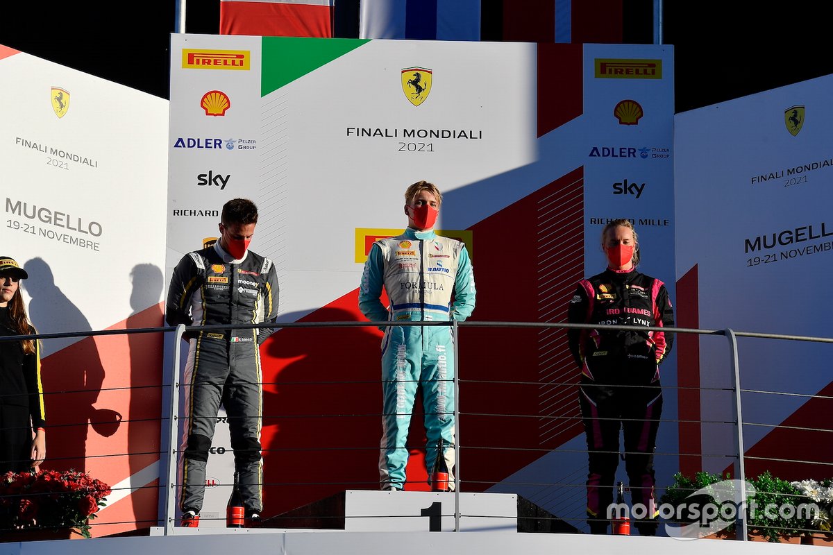 Il podio di Gara 2 del Trofeo Pirelli: secondo classificato #3, Niccolò Schirò, Rossocorsa, primo classificato #66, Luka Nurmi, Formula Racing, terzo classificato #83, Michelle Gatting, Scuderia Niki - Iron Lynx