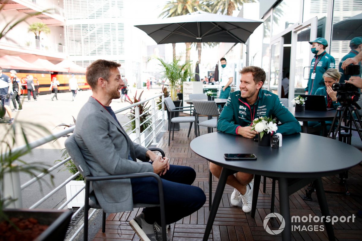 Jenson Button, Sky TV y Sebastian Vettel, Aston Martin
