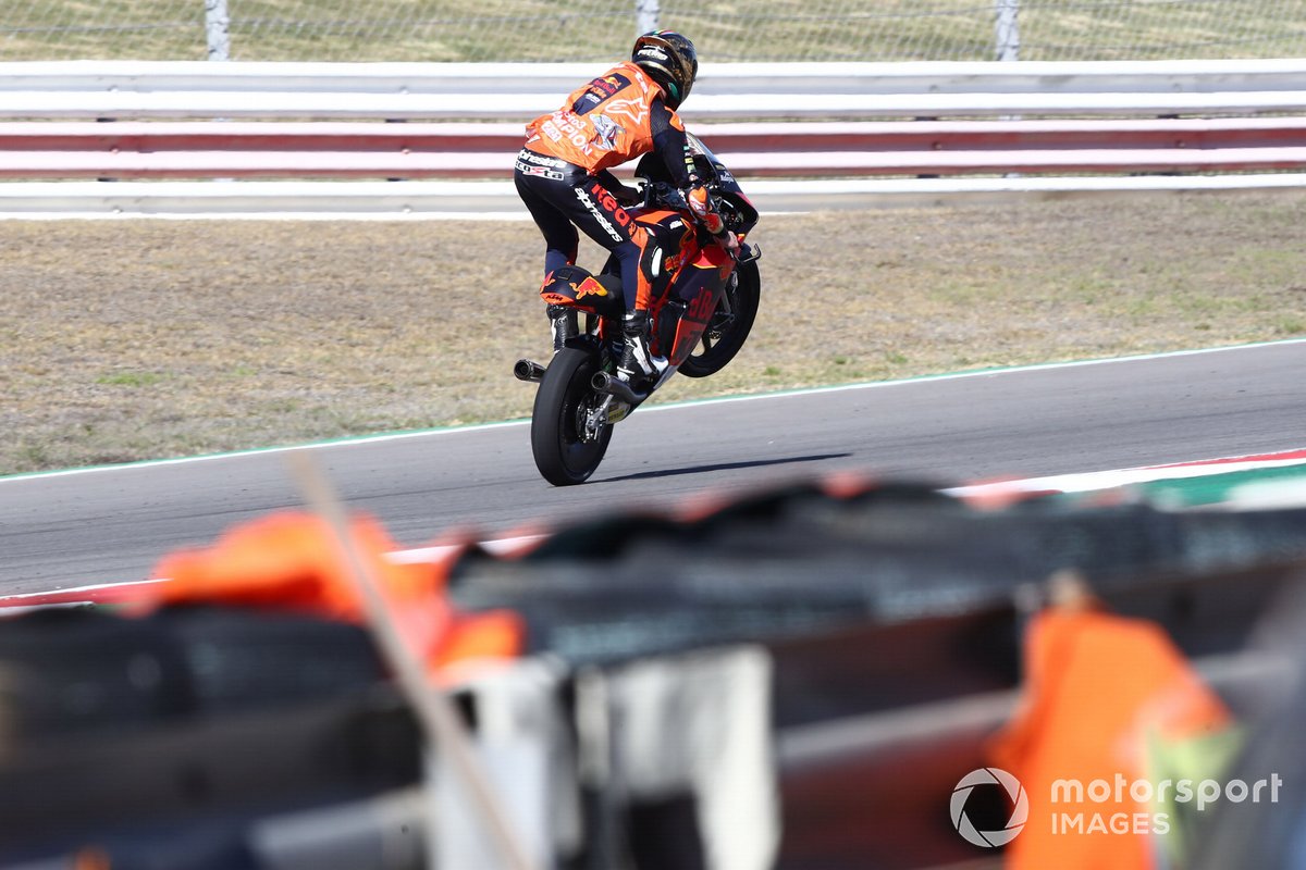 El ganador de la carrera y campeón del mundo Pedro Acosta, Red Bull KTM Ajo