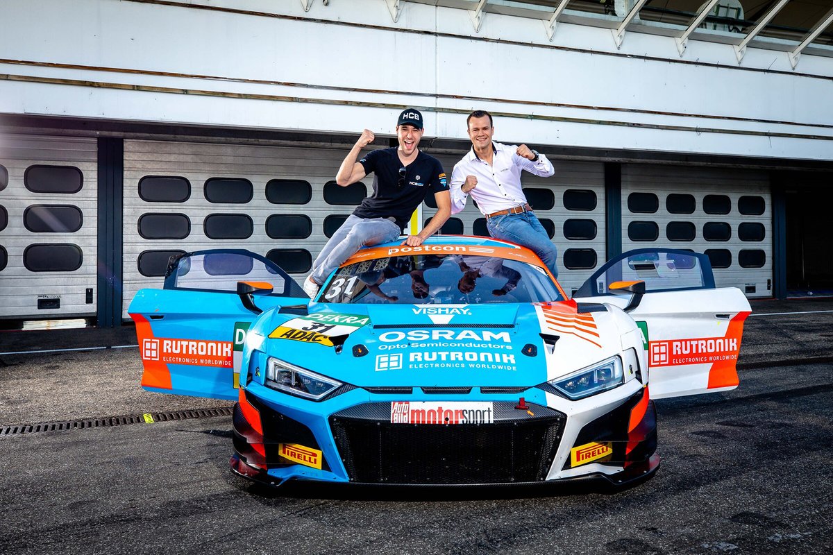 #31 HCB-Rutronik Racing Audi R8 LMS GT3 Evo: Patric Niederhauser, Kelvin van der Linde