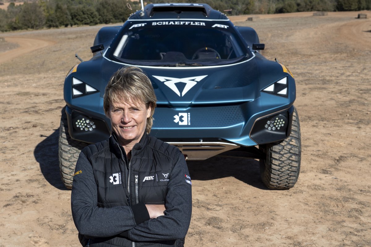 Jutta Kleinschmidt, Cupra Tavascan