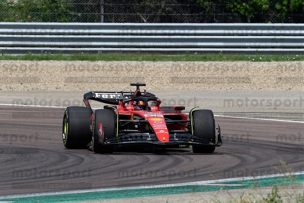 El nuevo alerón delantero de Ferrari en Fiorano.