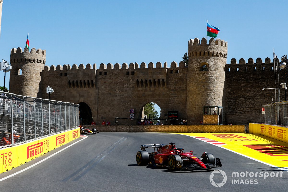 Charles Leclerc, Ferrari F1-75, Sergio Pérez, Red Bull Racing RB18