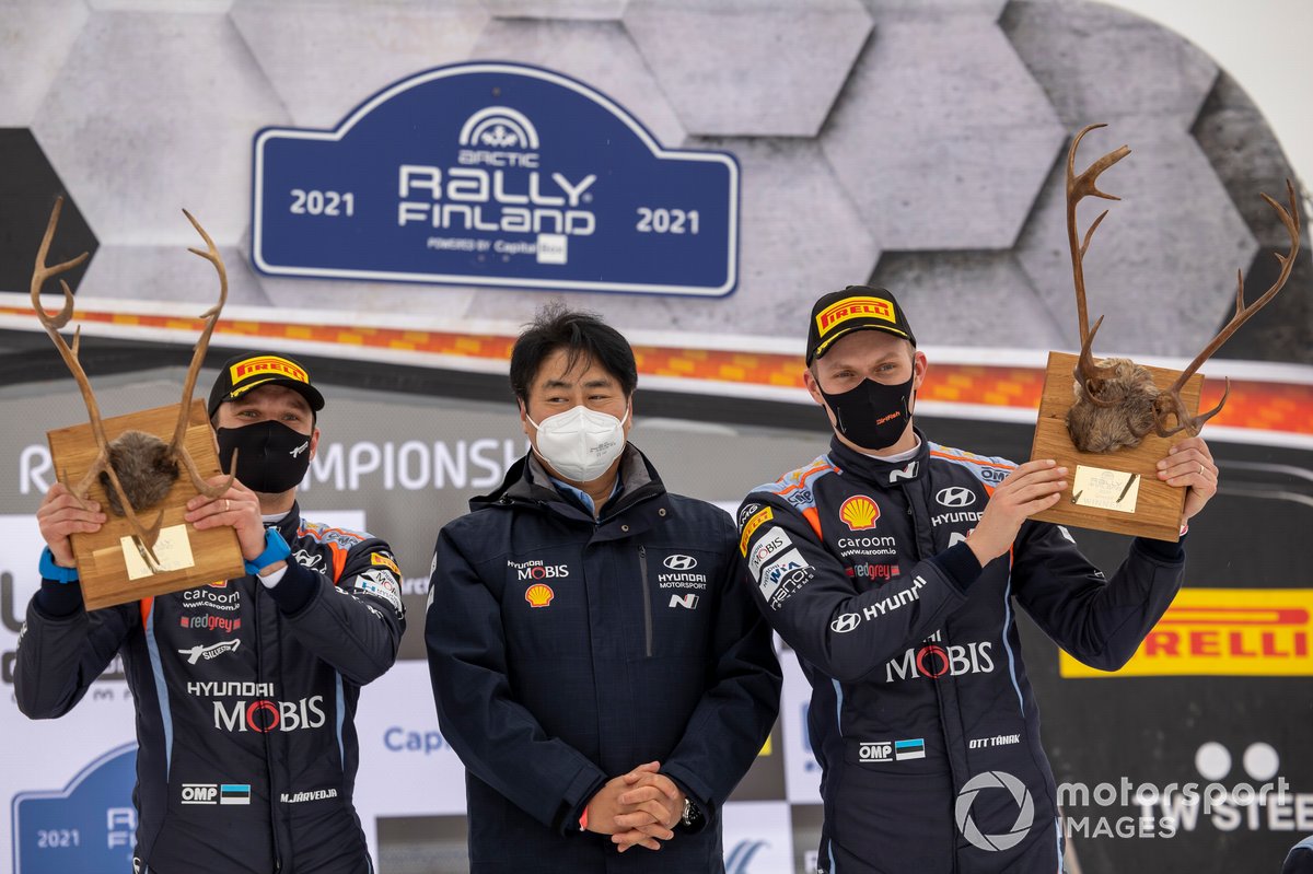 Podio: Ott Tänak, Martin Järveoja, Hyundai Motorsport Hyundai i20 Coupe WRC, Scott No, Hyundai