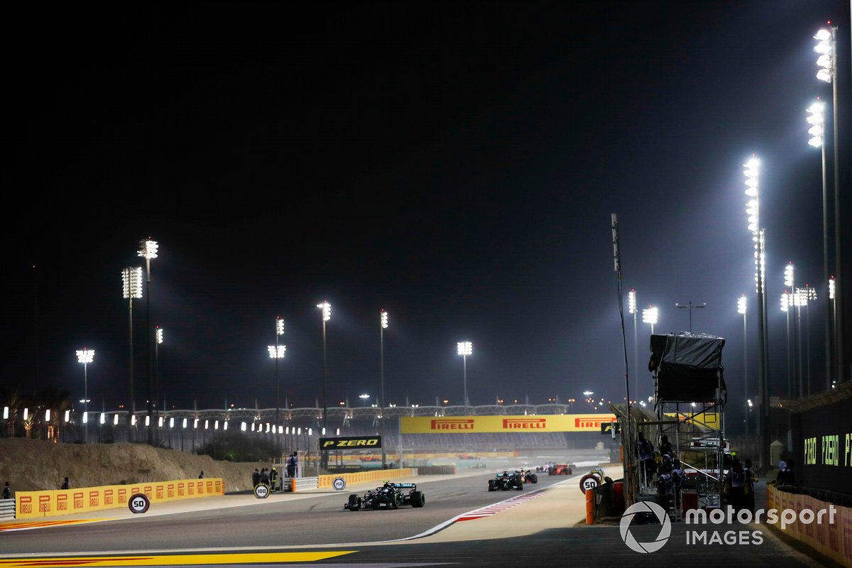 Valtteri Bottas, Mercedes F1 W11, George Russell, Mercedes F1 W11