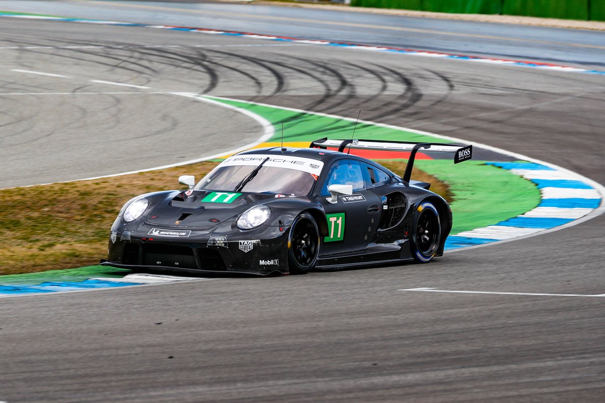 Porsche 911 RSR
