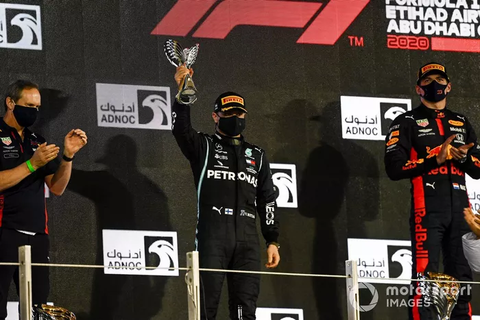 Podio: Paul Monaghan, Jefe de ingenieros de Red Bull Racing, segundo lugar Valtteri Bottas, Mercedes-AMG F1, ganador Max Verstappen, Red Bull Racing, y tercer lugar Lewis Hamilton, Mercedes-AMG F1