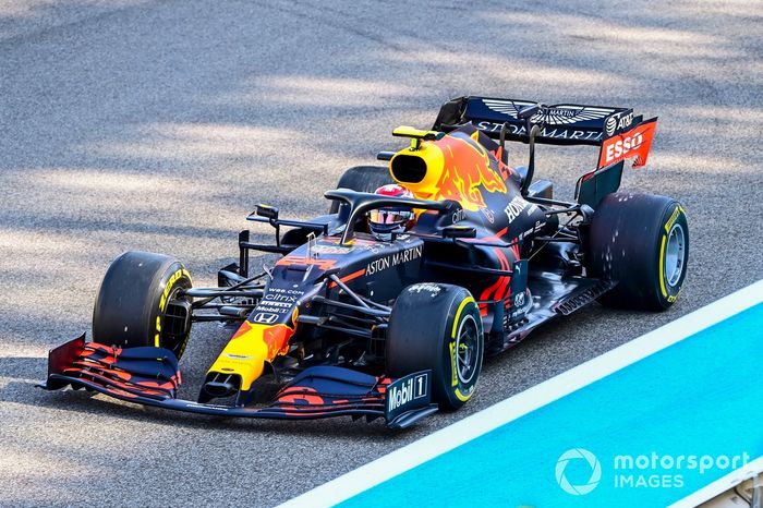 Daños en el coches de Sebastien Buemi, Red Bull Racing RB16 tras un accidente