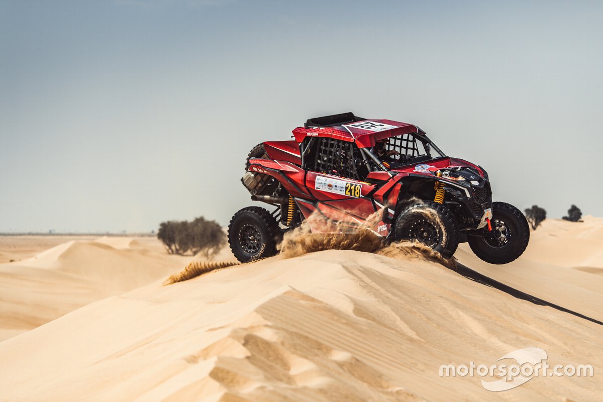 Laia Sainz y Lucas Cruz, South Racing, en la Baja Dubai