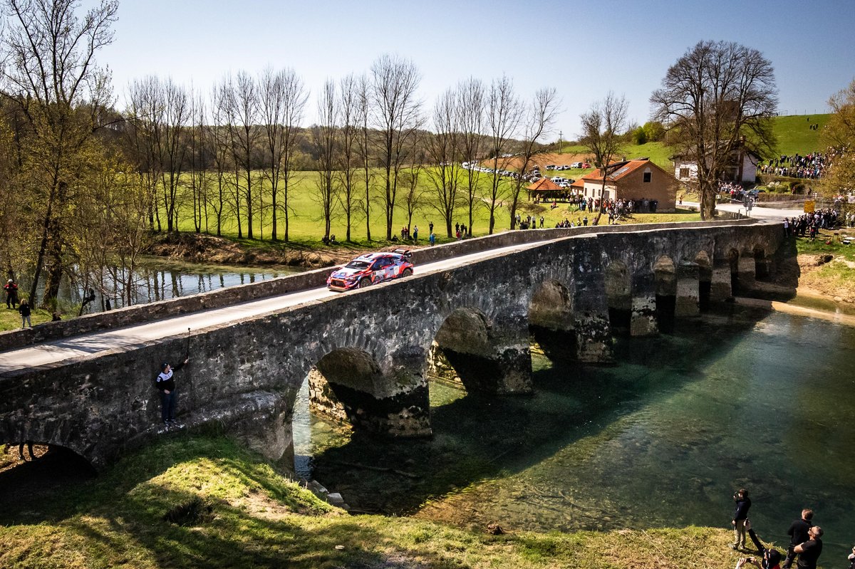 Pierre-Louis Loubet, Vincent Landais, Hyundai 2C Competition Hyundai i20 Coupe WRC