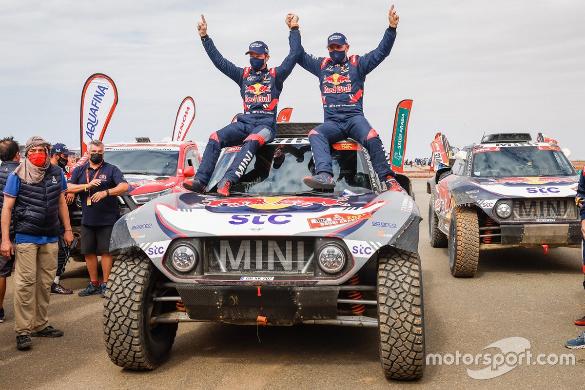 Winners #302 X-Raid Mini JCW Team: Stéphane Peterhansel, Edouard Boulanger