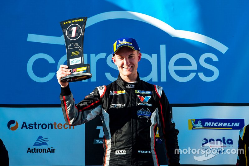 Podium: race winner Dylan O'Keeffe, Ashley Seward Motorsport 