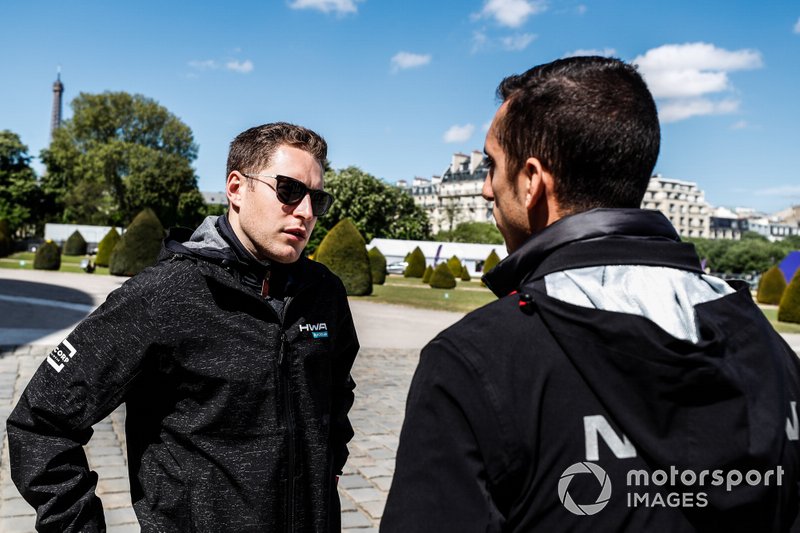 Stoffel Vandoorne, HWA Racelab, parle avec Sébastien Buemi, Nissan e.Dams