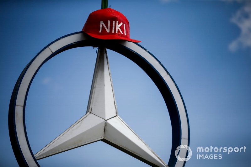 Homenagem a Niki Lauda na Fan Village