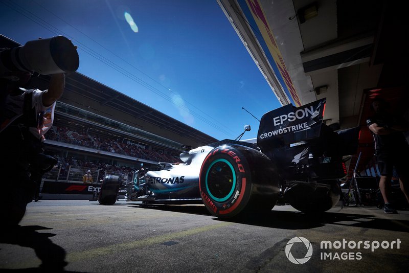 Lewis Hamilton, Mercedes AMG F1 W10, leaves the garage