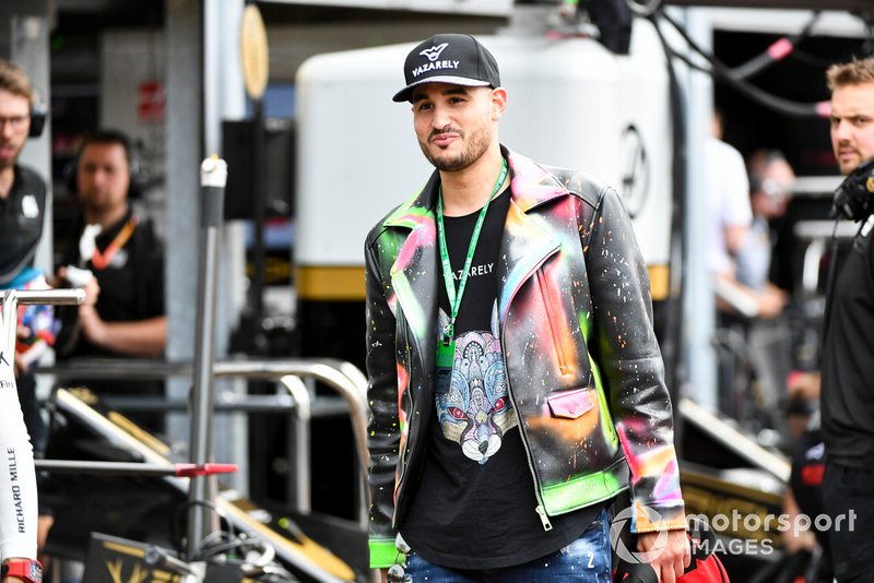 Convidado no paddock