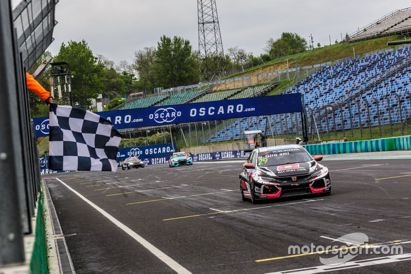 Yarış galibi Néstor Girolami, ALL-INKL.COM Münnich Motorsport Honda Civic Type R TCR