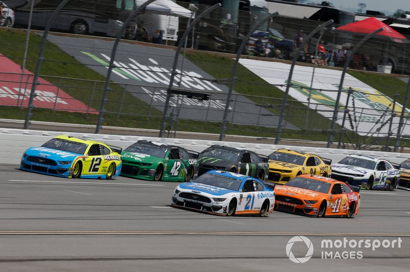 Paul Menard, Wood Brothers Racing, Ford Mustang Quick Lane Tire & Auto Center Ryan Blaney, Team Penske, Ford Mustang Menards/Knauf Kyle Larson, Chip Ganassi Racing, Chevrolet Camaro Clover