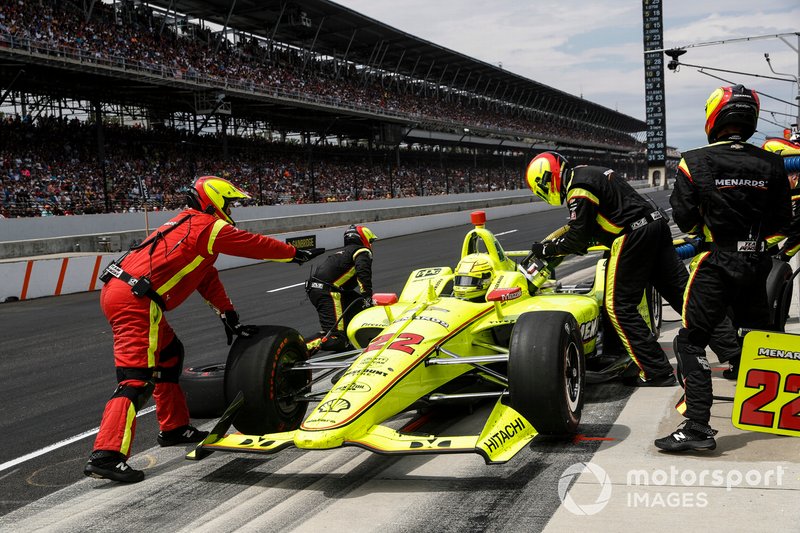 Simon Pagenaud, Team Penske Chevrolet, pit stop