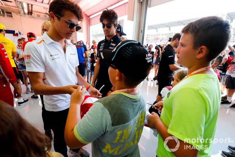 Giovani fan incontrano Lando Norris, McLaren