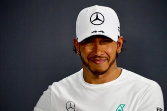 Lewis Hamilton, Mercedes AMG F1, sıralama turları sonrası basın toplantısında